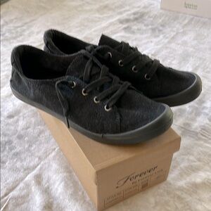 Forever Link Black Sneakers Minimalist Low Tops with Laces